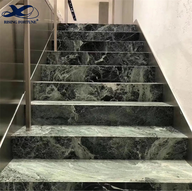 escalier de luxe en marbre