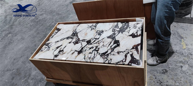 table sur socle en marbre