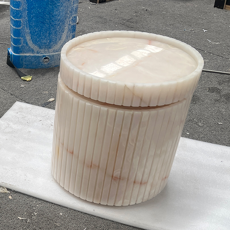 Luxury round marble coffee table