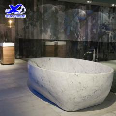 baignoire en marbre blanc de Carrare