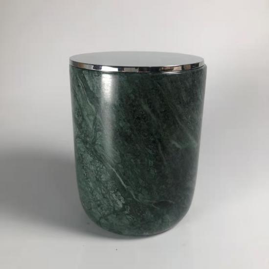 Porte-bougie en marbre vert avec couvercle en métal